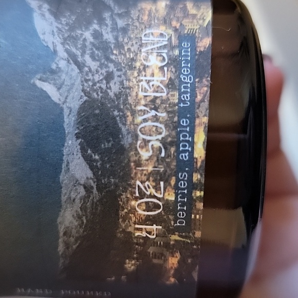 Velaris from ACOTAR Brand New 4oz Soy Blend Candle (berries, apple, tangerine) - Picture 3 of 3